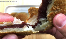 芝麻豆沙酥饼,芝麻豆沙酥饼，酥脆香甜，回味无穷